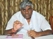 ಪತ್ನಿಯ ಬಳಿಕ ಮಗನನ್ನು ಭೇಟಿಯಾದ ಶಾಸಕ ಹೆಚ್ ಡಿ ರೇವಣ್ಣ