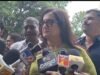 ಹಾಗಾದ್ರೆ ದರ್ಶನ್ ಜೈಲಿನಲ್ಲಿ ಯಾರ ಜೊತೆನೂ ಮಾತಾಡ್ಲೇ ಬಾರ್ದಾ ? ಪರೋಕ್ಷವಾಗಿ ಡಿ ಬಾಸ್ ಪರ ಬ್ಯಾಟ್ ಬೀಸಿದ ಮಾಜಿ ಸಂಸದೆ ಸುಮಲತಾ ಅಂಬರೀಶ್