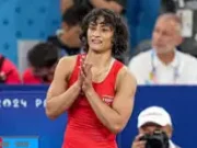 ವಿನೇಶ್ ಪೋಗಟ್ ಕೊರಳೇರುತ್ತಾ ಬೆಳ್ಳಿ ಪದಕ; ನಾಳೆ ಬರಲಿದೆ ತೀರ್ಪು