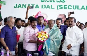 ಮಡಕಶಿರಾ ಭಾಗದಲ್ಲಿ ಬೃಹತ್ ಕೈಗಾರಿಕೆ ಸ್ಥಾಪನೆಗೆ ಕೇಂದ್ರ ಸಚಿವ ಹೆಚ್.ಡಿ.ಕುಮಾರಸ್ವಾಮಿ ಚರ್ಚೆ