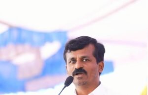 ತಲೆಗೆ ಮೊಟ್ಟೆ ಬಿದಿದ್ದಕ್ಕೆ ಮುನಿರತ್ನ ಕೆಸಿ ಜನರಲ್ ಹೆರಿಗೆ ಆಸ್ಪತ್ರೆಗೆ ಹೋಗಿ ಅಡ್ಮಿಟ್ ಆಗಿದ್ದ್ಯಾಕೆ?; ಶಾಸಕ ಮುನಿರತ್ನ ವಿರುದ್ದ ಲಗ್ಗೆರೆ ನಾರಾಯಣಸ್ವಾಮಿ ವಾಗ್ದಾಳಿ