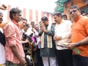 ಮಕರ ಸಂಕ್ರಾಂತಿ ಹಬ್ಬದ ಹಿನ್ನೆಲೆ; ಚಾಮರಾಜಪೇಟೆಯಲ್ಲಿ ಬಿಜೆಪಿ ನಾಯಕರಿಂದ ಗೋ ಪೂಜೆ