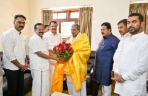 ಸಿಎಂ ಸಿದ್ದರಾಮಯ್ಯ ಭೇಟಿಯಾದ ತಮಿಳುನಾಡಿನ ಅರಣ್ಯ ಸಚಿವ ಡಾ.ಕೆ.ಪೊನ್ನುಮುಡಿ ಮತ್ತು ರಾಜ್ಯಸಭಾ ಸದಸ್ಯ ಮೊಹಮದ್ ಅಬ್ದುಲ್ಲಾ ಇಸ್ಮಾಯಿಲ್