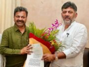 ಡಿಸಿಎಂ ಡಿ ಕೆ ಶಿವಕುಮಾರ ಭೇಟಿಯಾದ ರೇಣುಕಾಚಾರ್ಯ