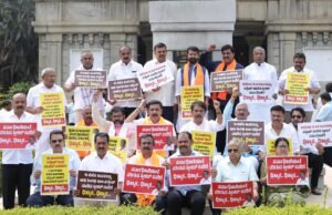 ಸ್ಪೀಕರ್ ಖಾದರ್ ಮತೀಯವಾಗಿ ನಡೆದುಕೊಂಡಿದ್ದಾರೆ: ವಿಪಕ್ಷ ನಾಯಕ ಆರ್.ಅಶೋಕ್ ಆರೋಪ