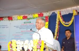 ಪ್ರಿಯಾಂಕ ಖರ್ಗೆ ಅವರು ಮೊದಲು ನಾನು ಯಾರು ಎಂಬುದನ್ನು ಅರ್ಥಮಾಡಿಕೊಳ್ಳಬೇಕಾಗಿದೆ: ಸಚಿವ ಪ್ರಿಯಾಂಕ್ ಖರ್ಗೆಗೆ ತಿರುಗೇಟು ನೀಡಿದ ಕೇಂದ್ರ ಸಚಿವ ವಿ ಸೋಮಣ್ಣ..