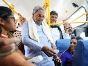 ಶಕ್ತಿ ಯೋಜನೆಯಡಿ ಬರೋಬ್ಬರಿ 500 ಕೋಟಿ ಮಹಿಳೆಯರ ಪ್ರಯಾಣ: ಮಹಿಳಾ ಪ್ರಯಾಣಿಕರಿಗೆ ಟಿಕೆಟ್ ವಿತರಿಸಿದ ಸಿಎಂ ಸಿದ್ದರಾಮಯ್ಯ