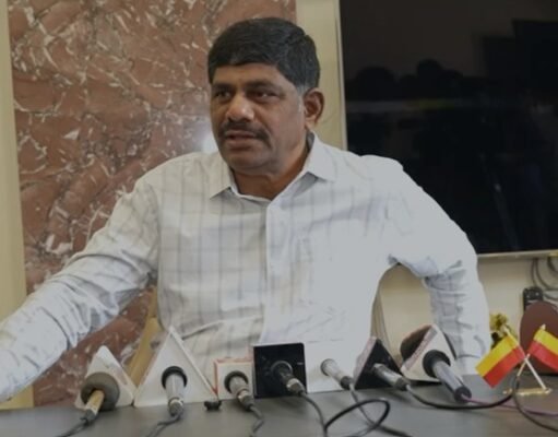 ಕೆ ಎಂ ಎಫ್ ಚುನಾವಣೆಗೆ ನಾನು ಆಕಾಂಕ್ಷಿ ಎಂದು ಹೇಳೇ ಇಲ್ಲ; ಮಾಜಿ ಸಂಸದ ಡಿ.ಕೆ ಸುರೇಶ್ ಹೇಳಿಕೆ