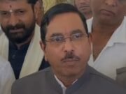 ಸಿಎಂ ಡಿಸಿಎಂ ಜಗಳದಲ್ಲಿ ರಾಜ್ಯದಲ್ಲಿ ಆಡಳಿತ, ಅಭಿವೃದ್ಧಿ ಅಧೋಗತಿಗೆ; ಕೇಂದ್ರ ಆಹಾರ ಮತ್ತು ನಾಗರಿಕ ಸರಬರಾಜು ಸಚಿವ ಪ್ರಹ್ಲಾದ ಜೋಶಿ ಹೇಳಿಕೆ