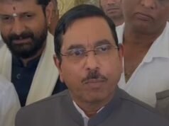 ಸಿಎಂ ಡಿಸಿಎಂ ಜಗಳದಲ್ಲಿ ರಾಜ್ಯದಲ್ಲಿ ಆಡಳಿತ, ಅಭಿವೃದ್ಧಿ ಅಧೋಗತಿಗೆ; ಕೇಂದ್ರ ಆಹಾರ ಮತ್ತು ನಾಗರಿಕ ಸರಬರಾಜು ಸಚಿವ ಪ್ರಹ್ಲಾದ ಜೋಶಿ ಹೇಳಿಕೆ