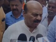 ಸಿಎಂ ಸಿದ್ದರಾಮಯ್ಯ ಸಾಲ ಮಾಡಿರುವ ದಾಖಲೆಗಳನ್ನು ತೋರಿಸಲಿ: ಸಂಸದ ಬಸವರಾಜ ಬೊಮ್ಮಾಯಿ ಆಗ್ರಹ